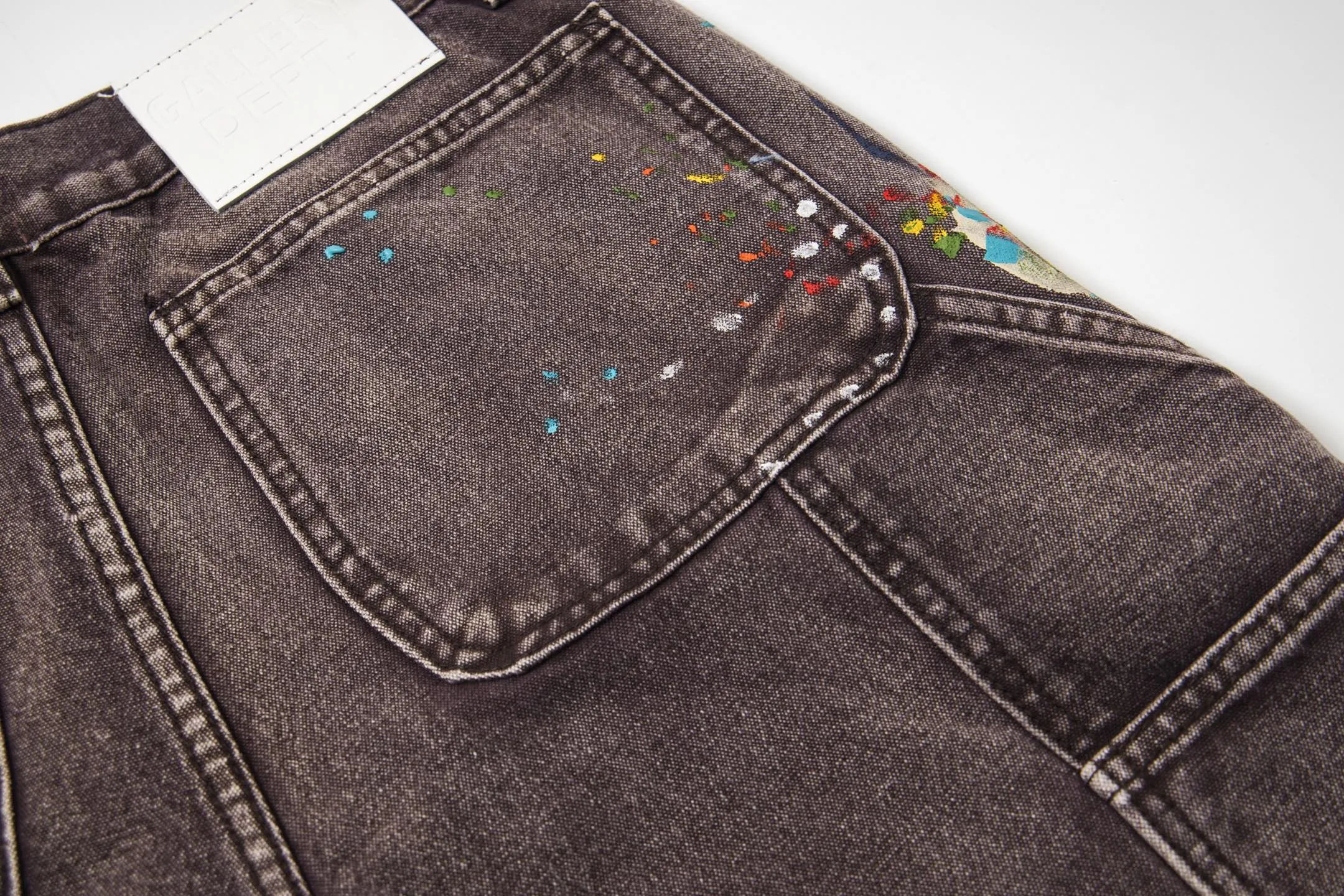 #8175 P250💰 GALLERY DEPT American retro splash-ink splicing micro-horn logging overalls raw-edged jeans - Original purchase and pattern making to truly restore the ultimate texture of Vintage - Original hardware accessories, washed and other elevators, QR code analysis are all purchased from the original factory, high degree of restoration, welcome to compare with a certain product ~ - Three-dimensional version Loose and comfortable, not picky about the figure, taller and slimmer, factory Seiko, original factory quality control, same style for men and women, can be matched with couples Versatile recommendation: must-have jeans for all seasons Size: S-XXL (28-36)
